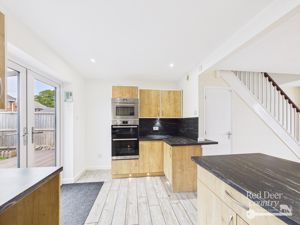 Kitchen- click for photo gallery